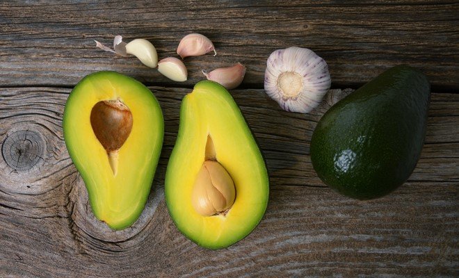 Avocado is an antioxidant fruit that reduces bad cholesterol